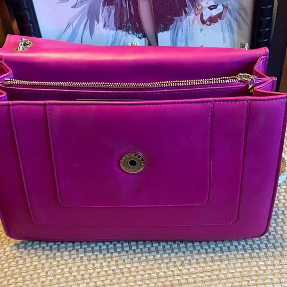 Bulgari Fuchsia Leather Shoulder Bag with Serpenti Head clasp - Picture 10 of 10